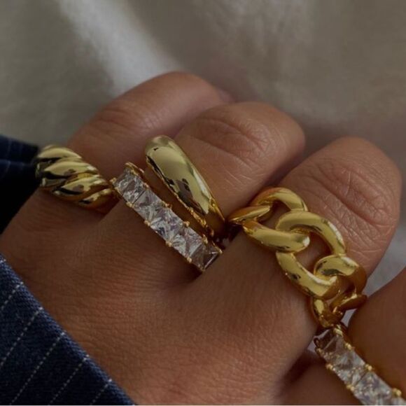 Gold chain ring - Picture 4 of 6